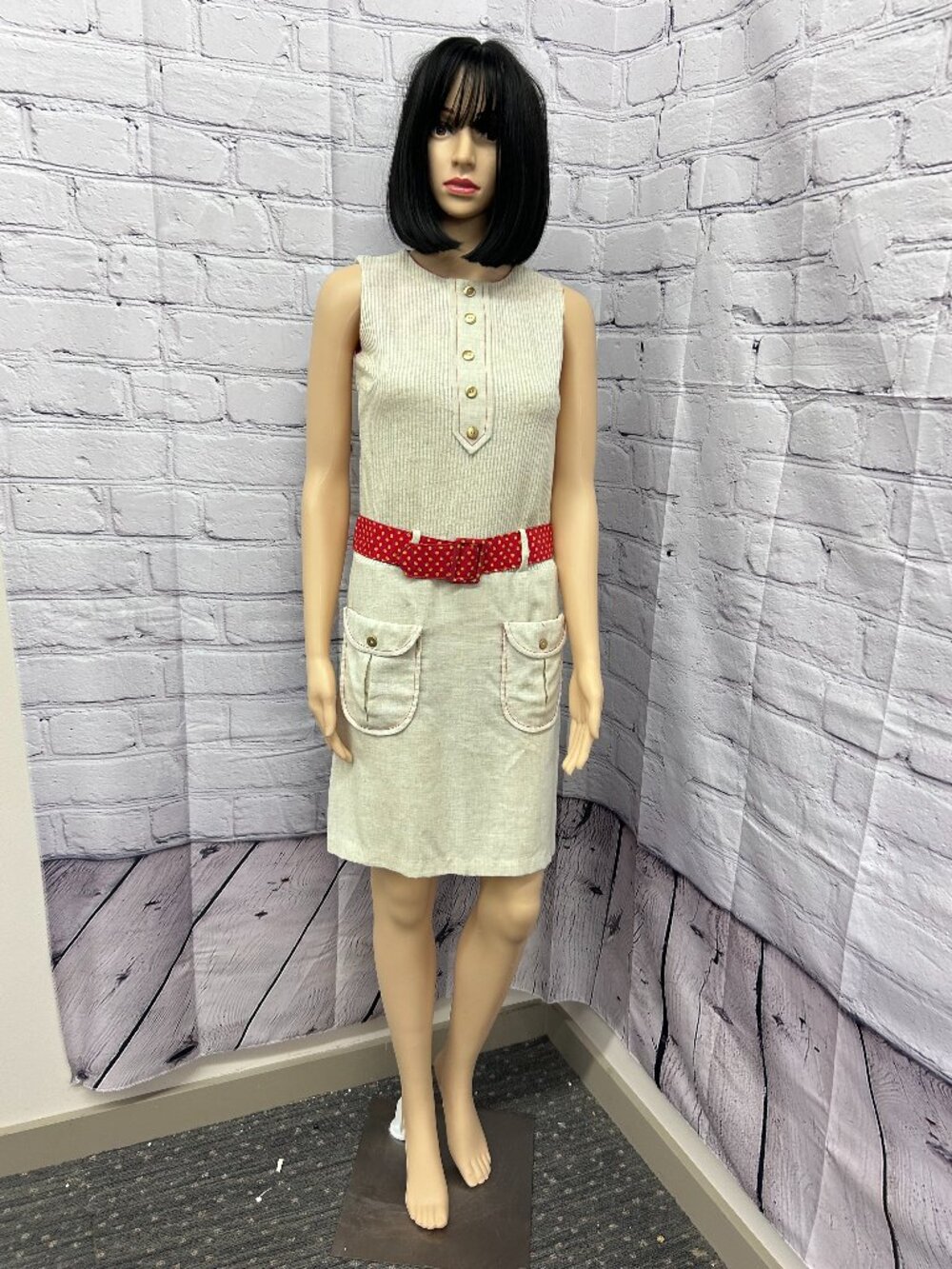 Vintage 1960's Mini Dress with Sweet Daisy Belt
